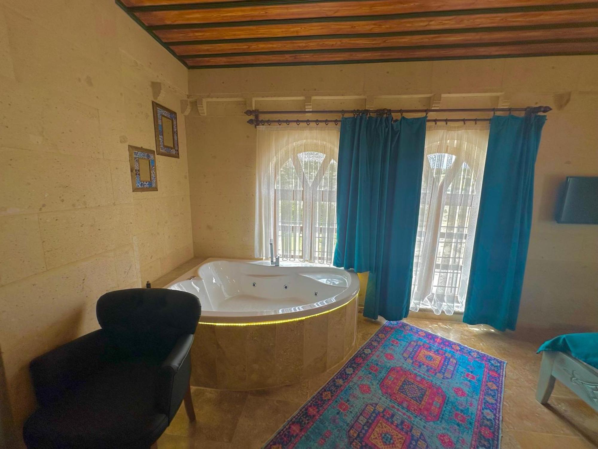 Gemosa Cappadocia Hotel 어굽 외부 사진